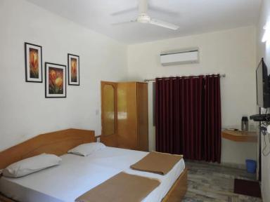 hotel room main image hotel room main image