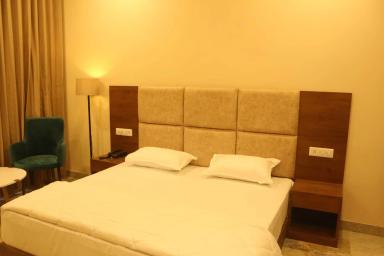 hotel room main image hotel room main image