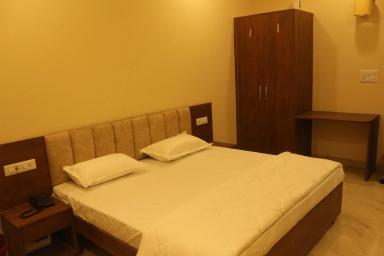 hotel room main image hotel room main image