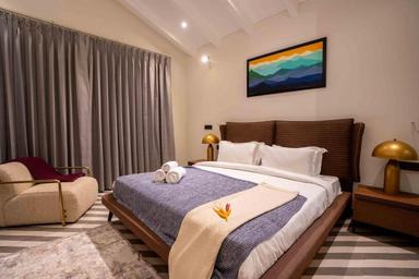 hotel room main image hotel room main image