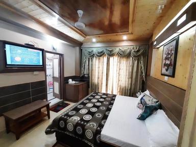 hotel room main image hotel room main image