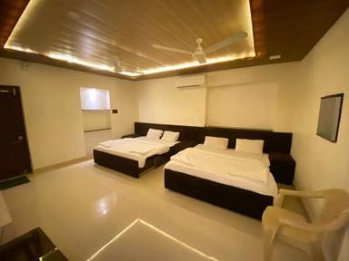 hotel room main image hotel room main image