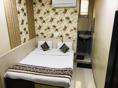 hotel room main image hotel room main image