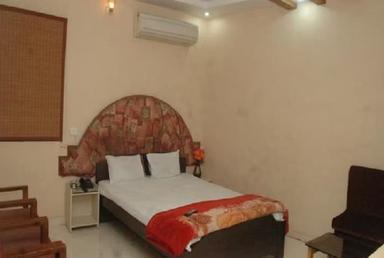 hotel room main image hotel room main image