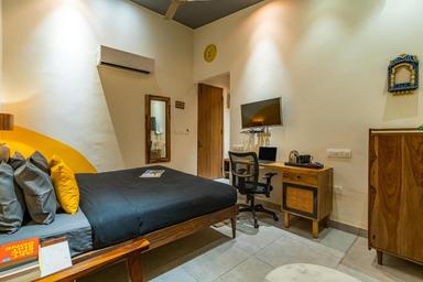 hotel room main image hotel room main image