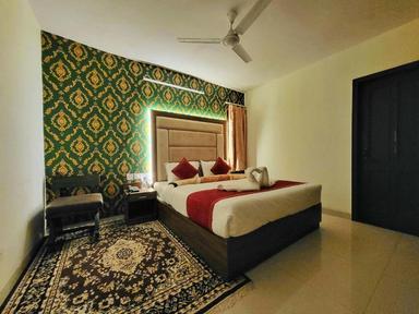 hotel room main image hotel room main image