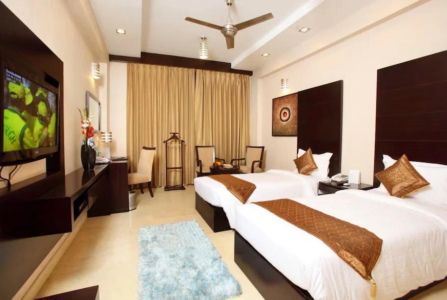 a bed room at five elements hotels gurugram the hotel claire in gurugram hotel_Image