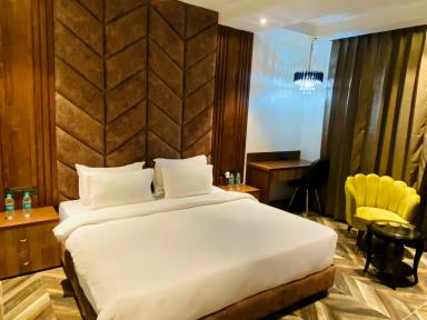 hotel room main image hotel room main image