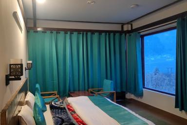 hotel room main image hotel room main image