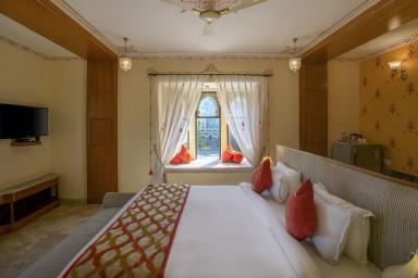 hotel room main image hotel room main image