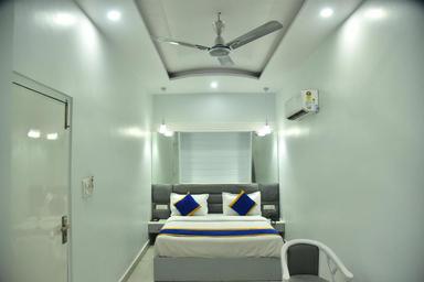 hotel room main image hotel room main image