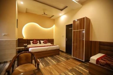 hotel room main image hotel room main image