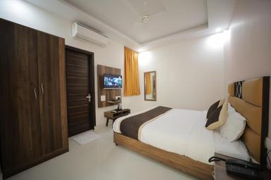 hotel room main image hotel room main image