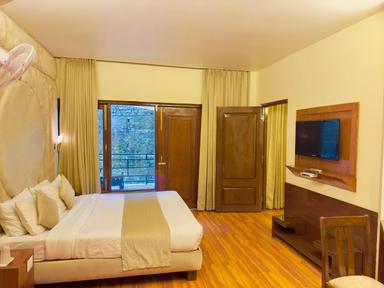 hotel room main image hotel room main image