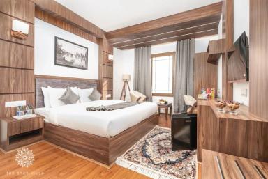 hotel room main image hotel room main image