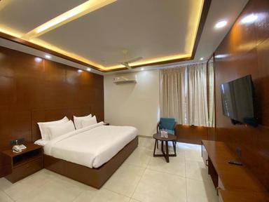 hotel room main image hotel room main image