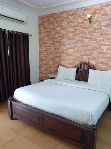 hotel room main image hotel room main image