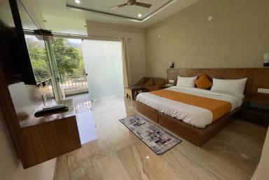 hotel room main image hotel room main image