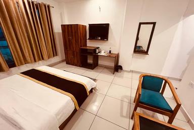 hotel room main image hotel room main image