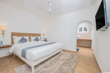 hotel room main image hotel room main image