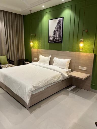 hotel room main image hotel room main image