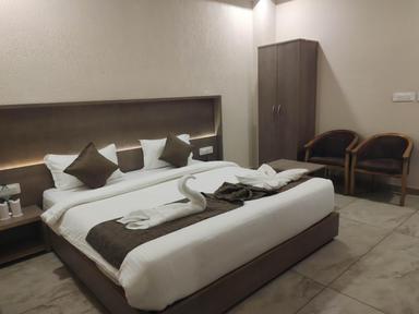 hotel room main image hotel room main image