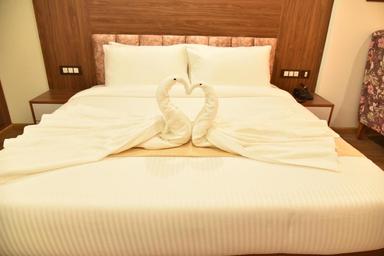 hotel room main image hotel room main image