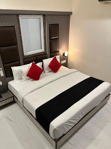 hotel room main image hotel room main image