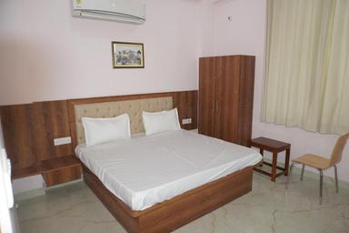 hotel room main image hotel room main image