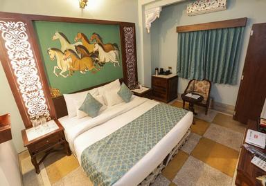 hotel room main image hotel room main image