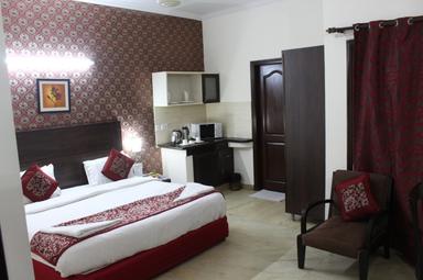 hotel room main image hotel room main image