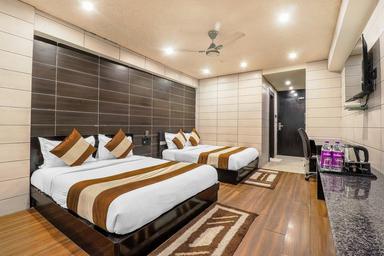 hotel room main image hotel room main image