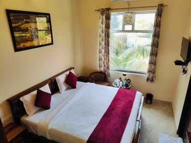 hotel room main image hotel room main image