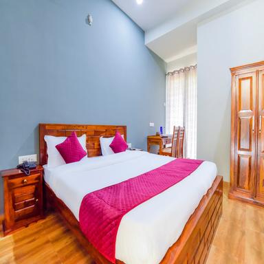 hotel room main image hotel room main image