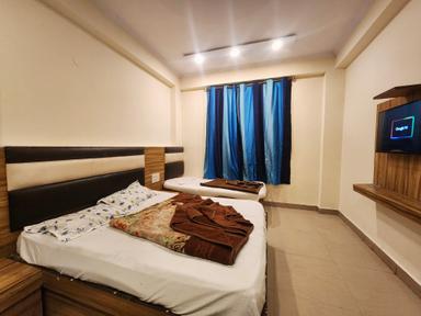 hotel room main image hotel room main image