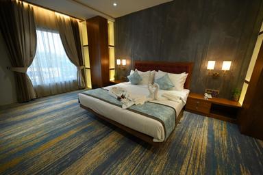 hotel room main image hotel room main image