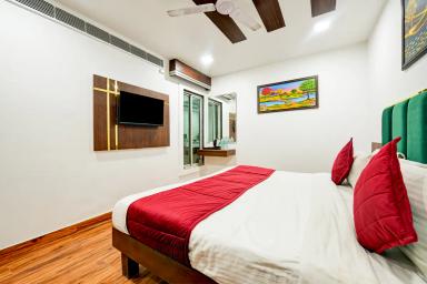 hotel room main image hotel room main image