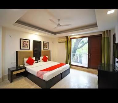 hotel room main image hotel room main image