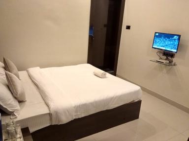 hotel room main image hotel room main image